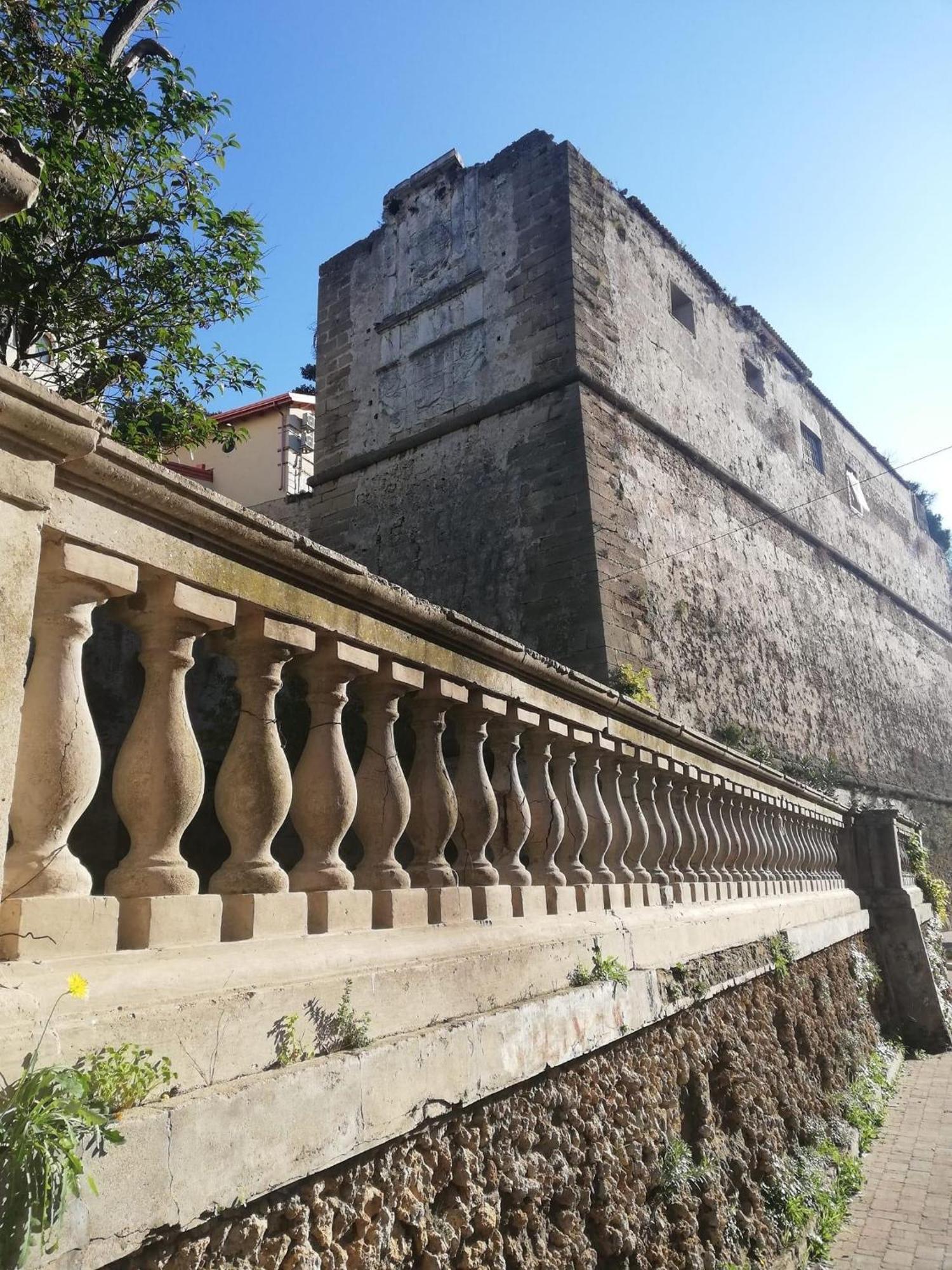 Central Apartments Crotone Exterior foto